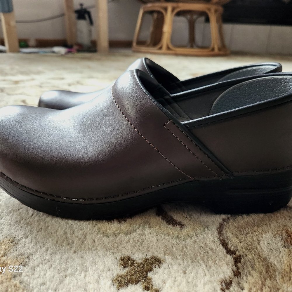 Dansko Professional Cabrio Clogs - Women's size 41/US10